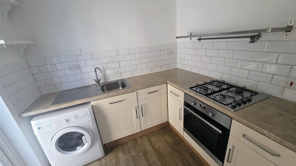 Property photo 3 of 15 Kitchen
