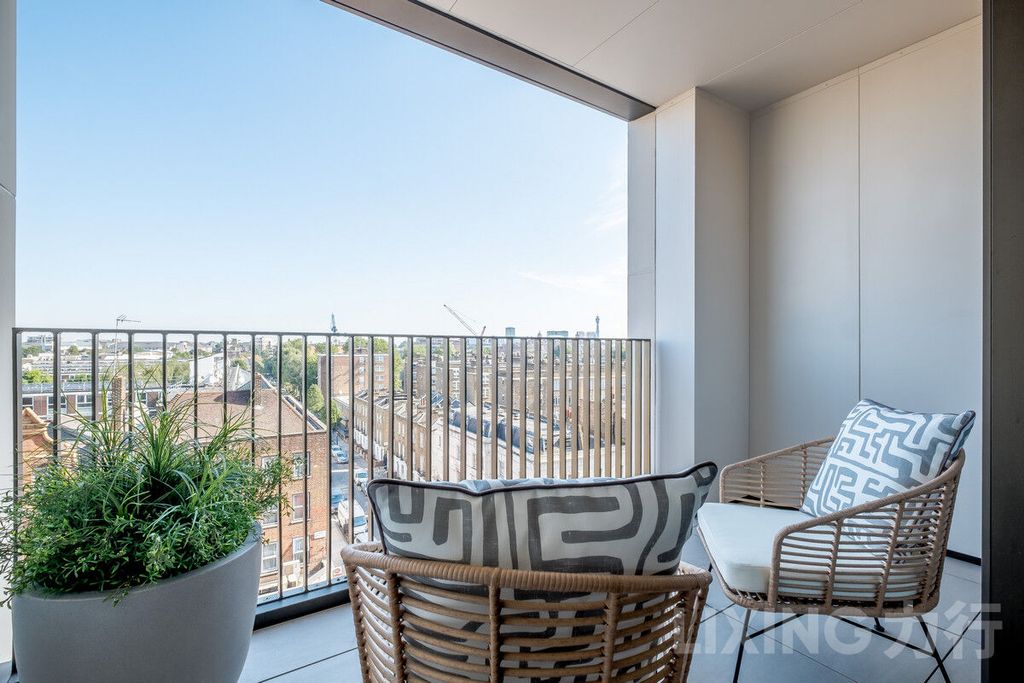 Property photo 3 of 12