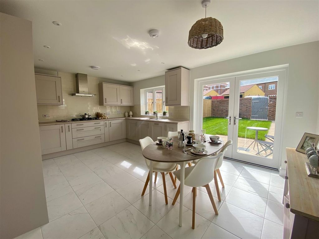 Property photo 2 of 10 Example Kitchen