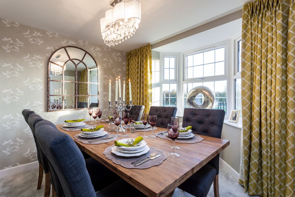 Property photo 3 of 10 Winstone