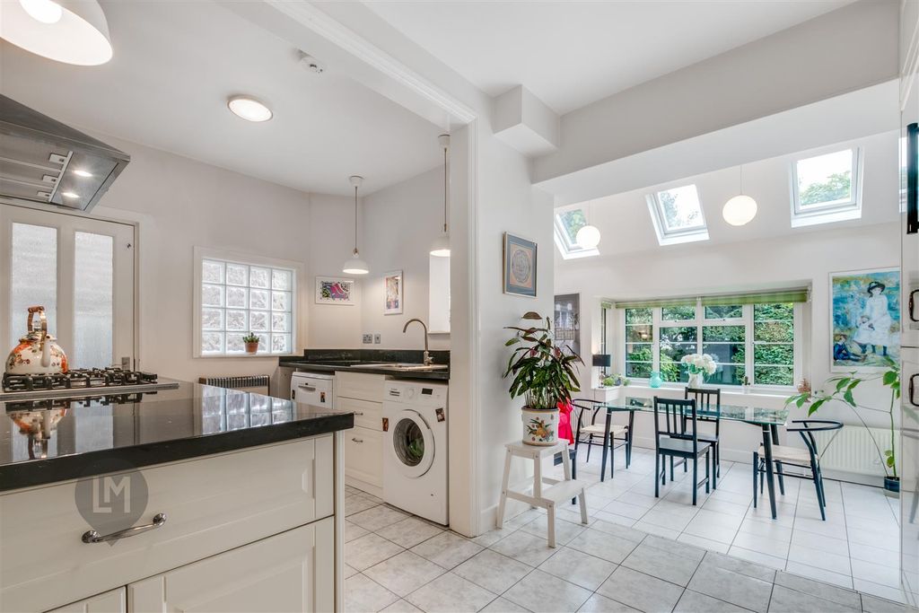 Property photo 3 of 13 Kitchen
