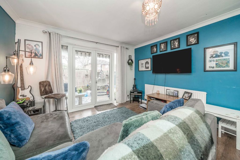 Property photo 2 of 5