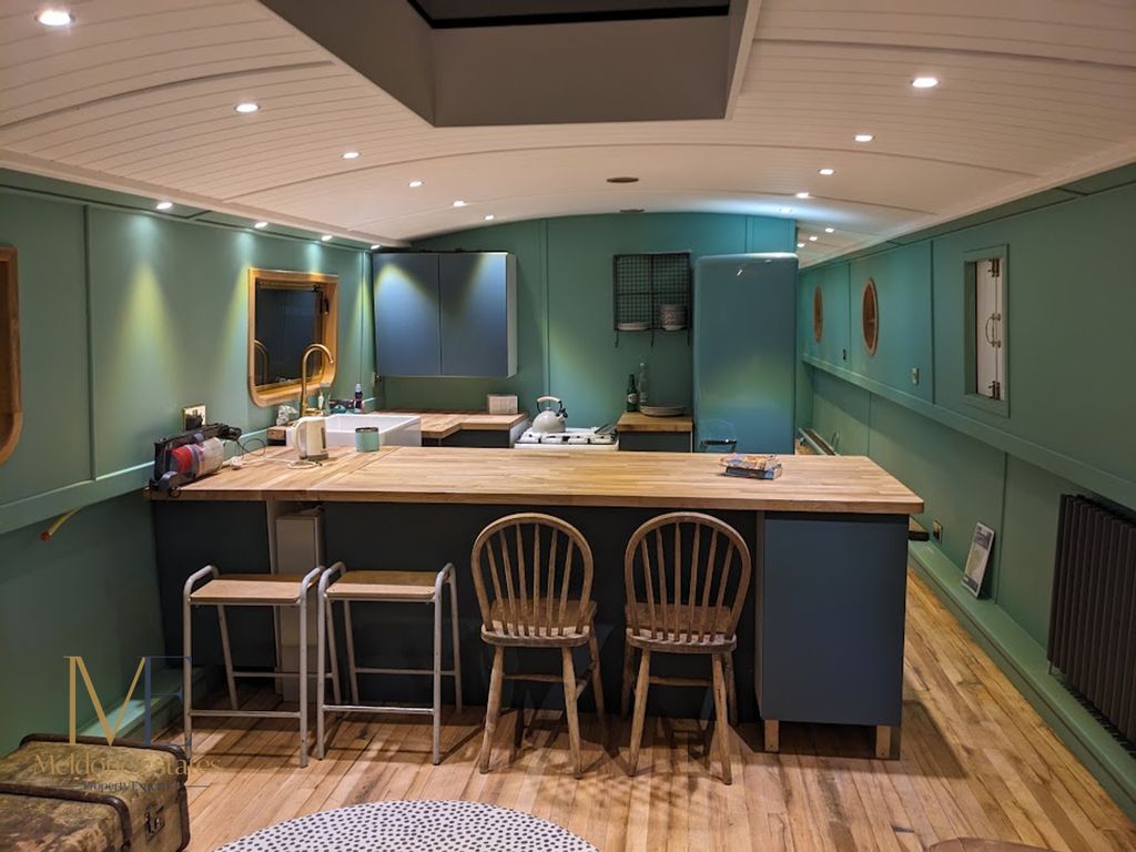 Property photo 1 of 28 Breakfast Bar