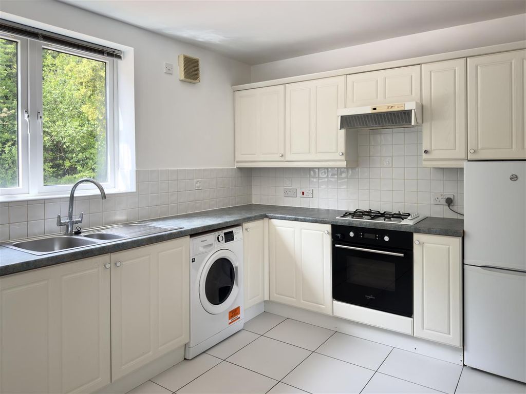 Property photo 2 of 16 Kitchen