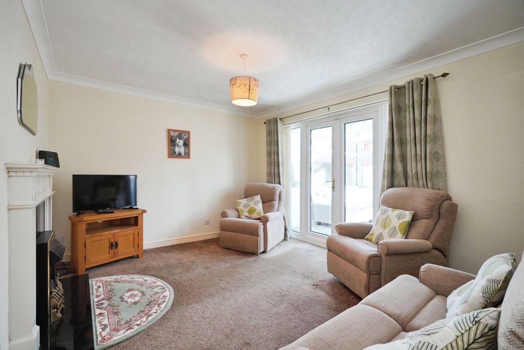 Property photo 3 of 17 Pbox-Img.Jpg