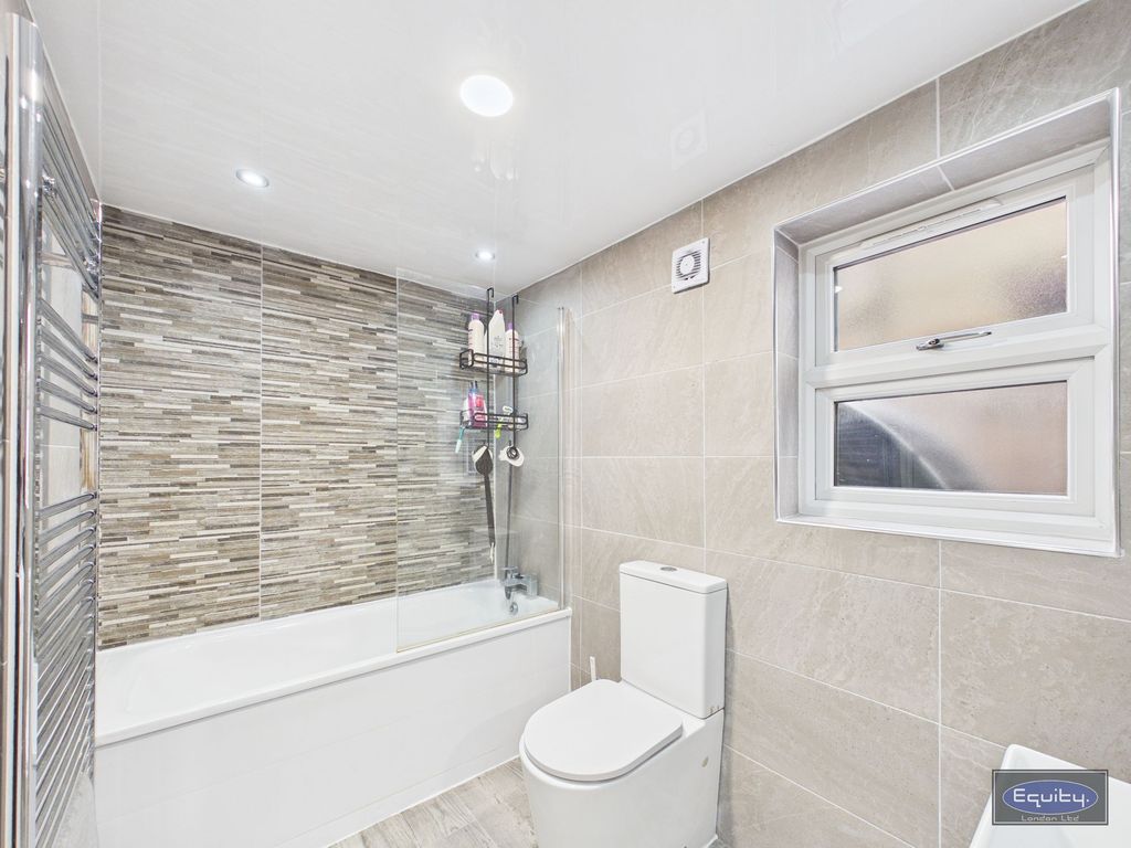 Property photo 3 of 32