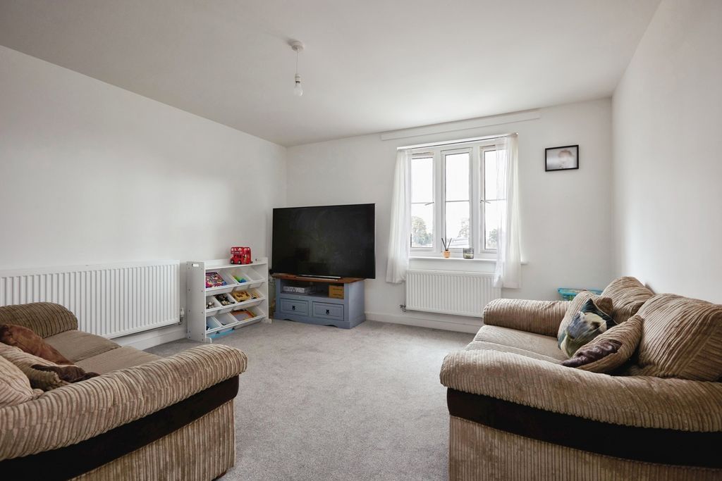 Property photo 3 of 10 Pbox-Img.Jpg