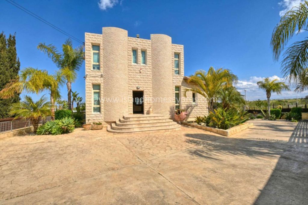 Property photo 1 of 15