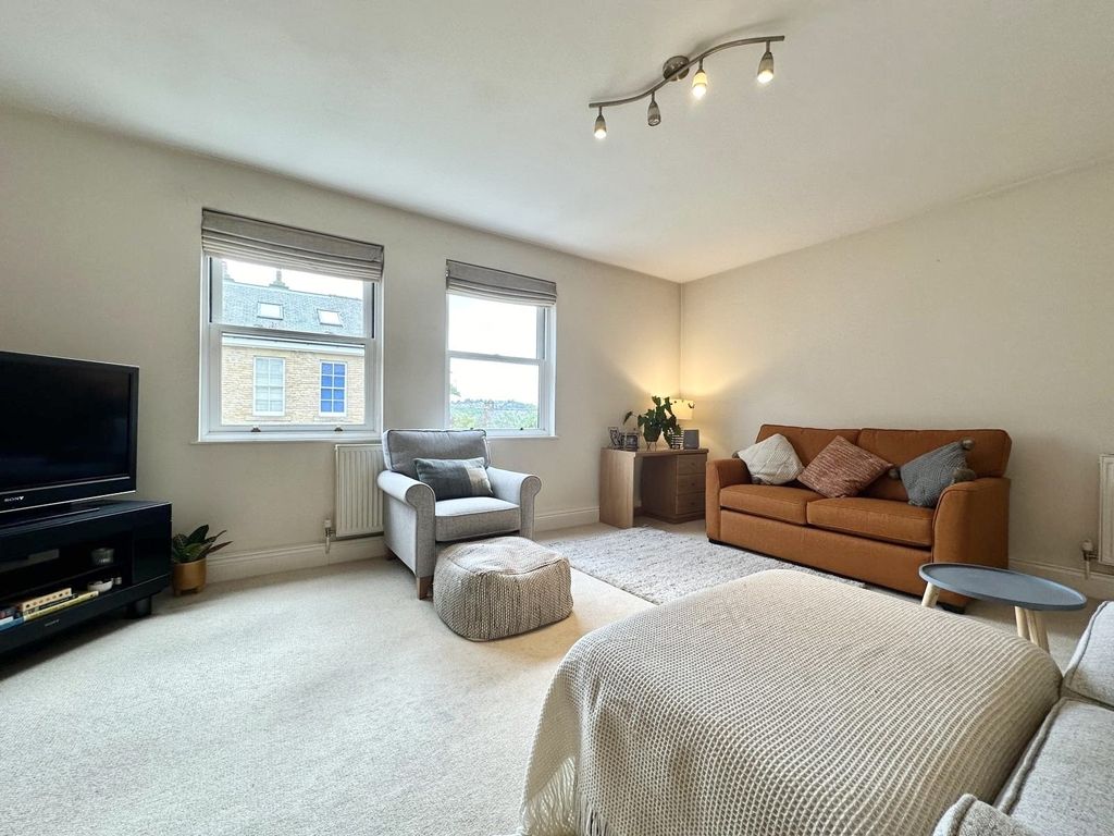 Property photo 3 of 20