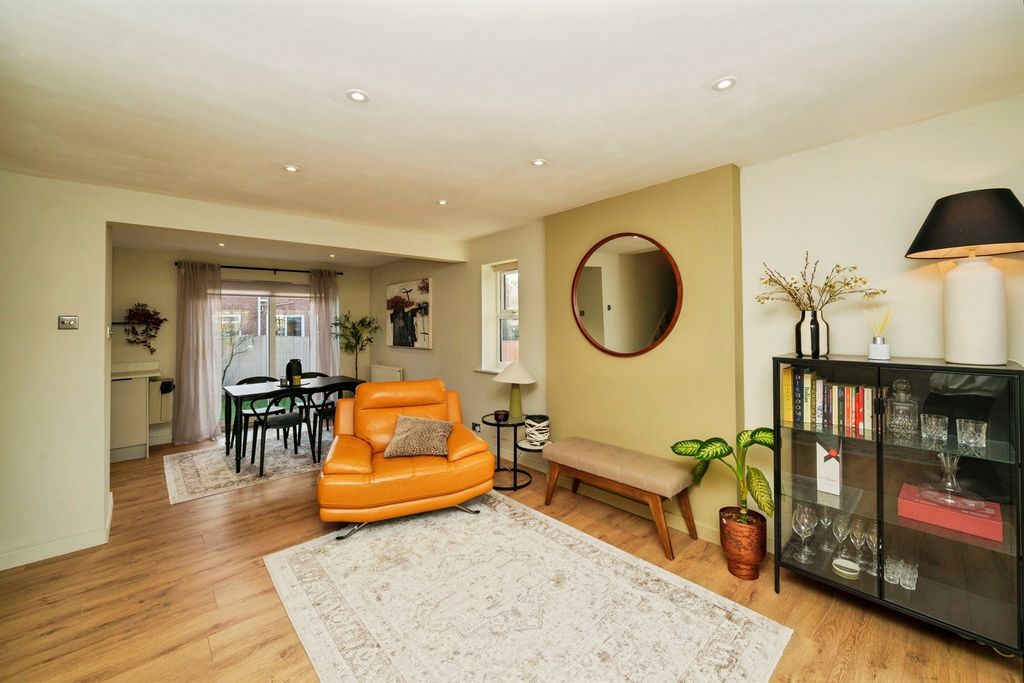 Property photo 2 of 23