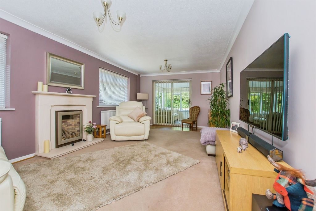 Property photo 3 of 27