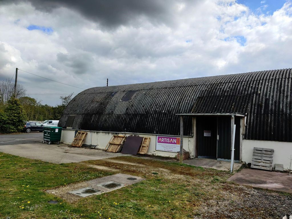 Property photo 1 of 2 External 2.Jpg