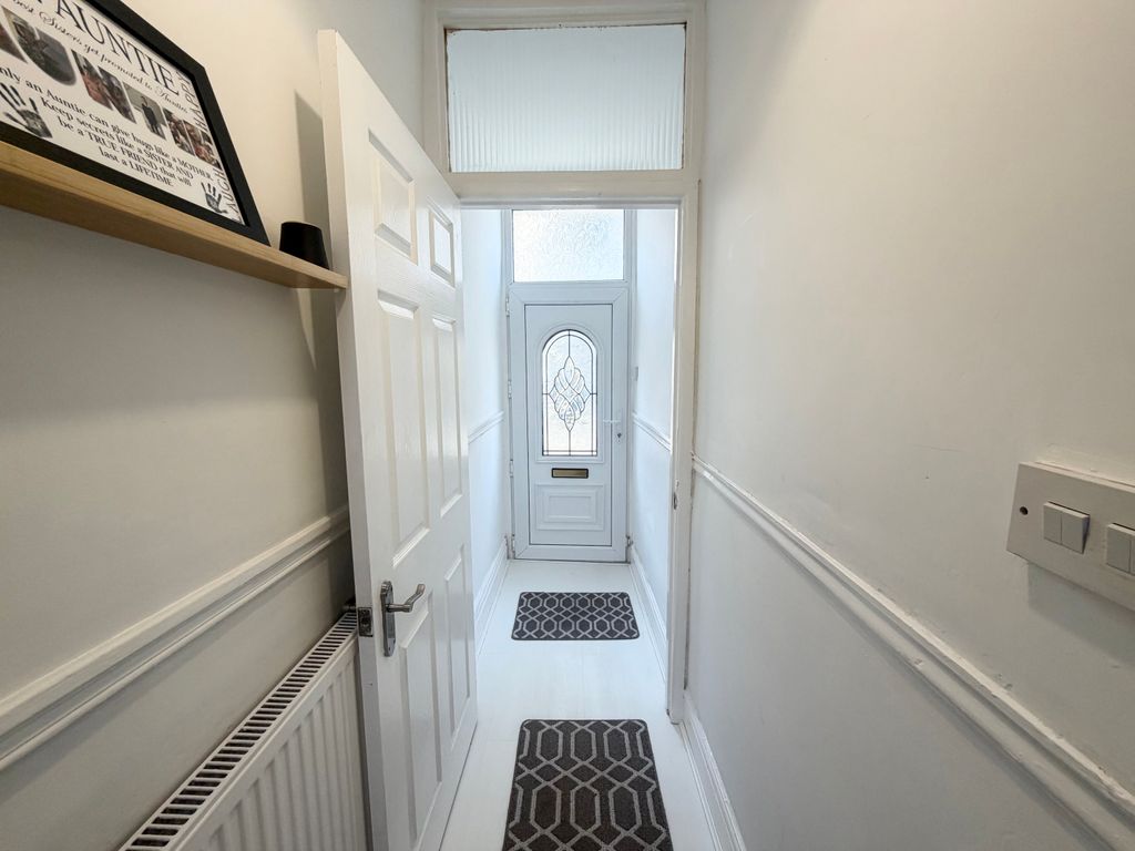 Property photo 3 of 28