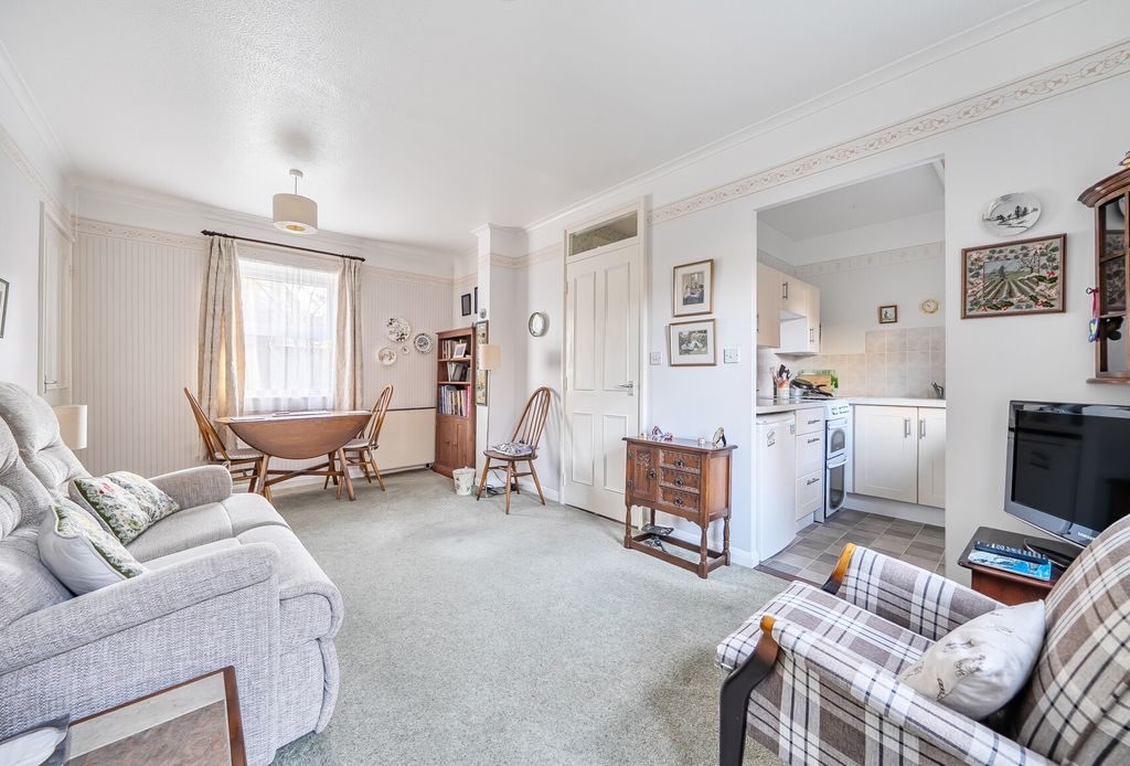 Property photo 3 of 10 Sitting Room