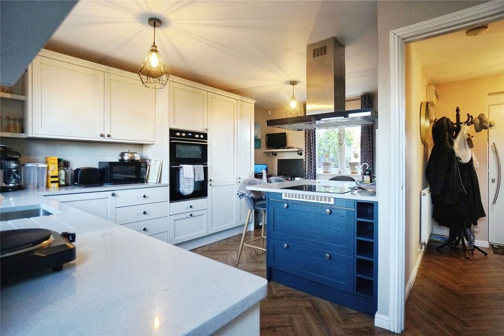 Property photo 2 of 12 Picture 2