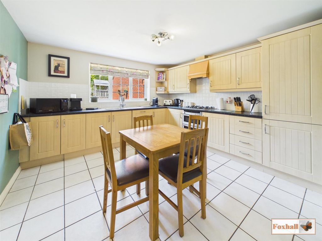 Property photo 3 of 29 Kitchen / Breakfast Room