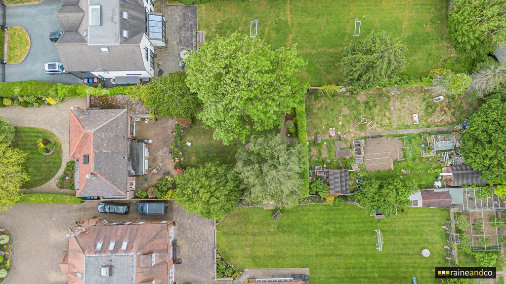 Additional image 20 of 5 bed detached house for saleMymms Drive, Brookmans Park, Hatfield AL9