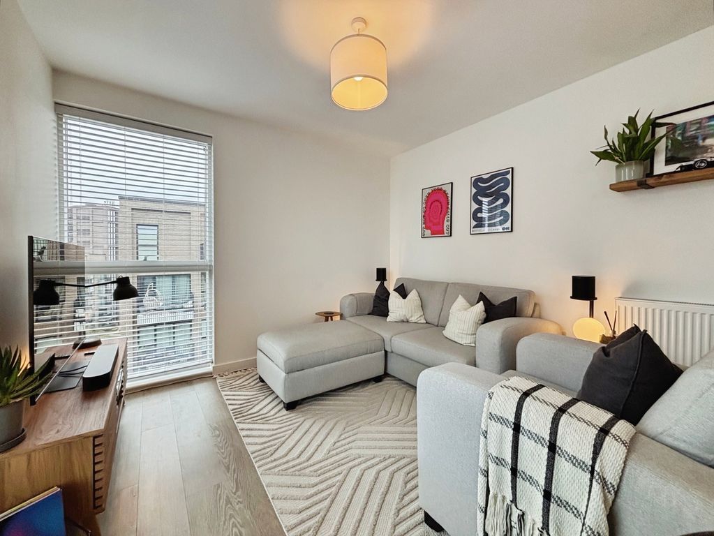 Property photo 3 of 10 Pbox-Img.Jpg