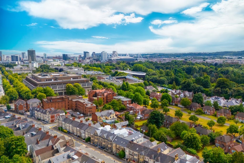 Property photo 2 of 19 Colum Road To Town2