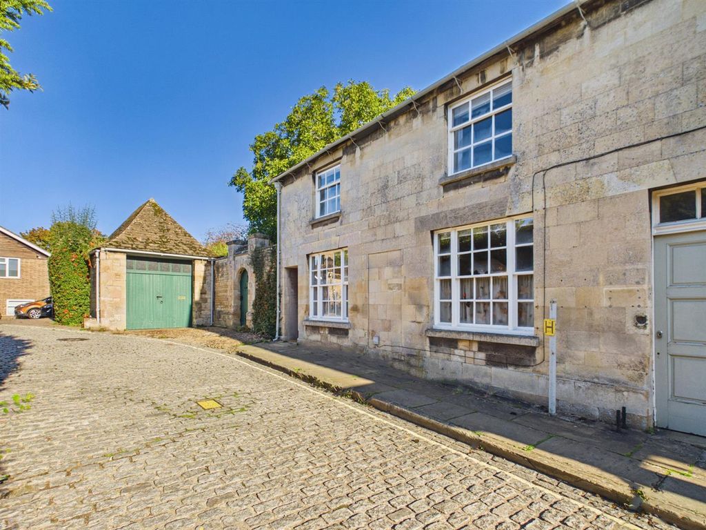 Property photo 3 of 19 Barn Hill, Stamford