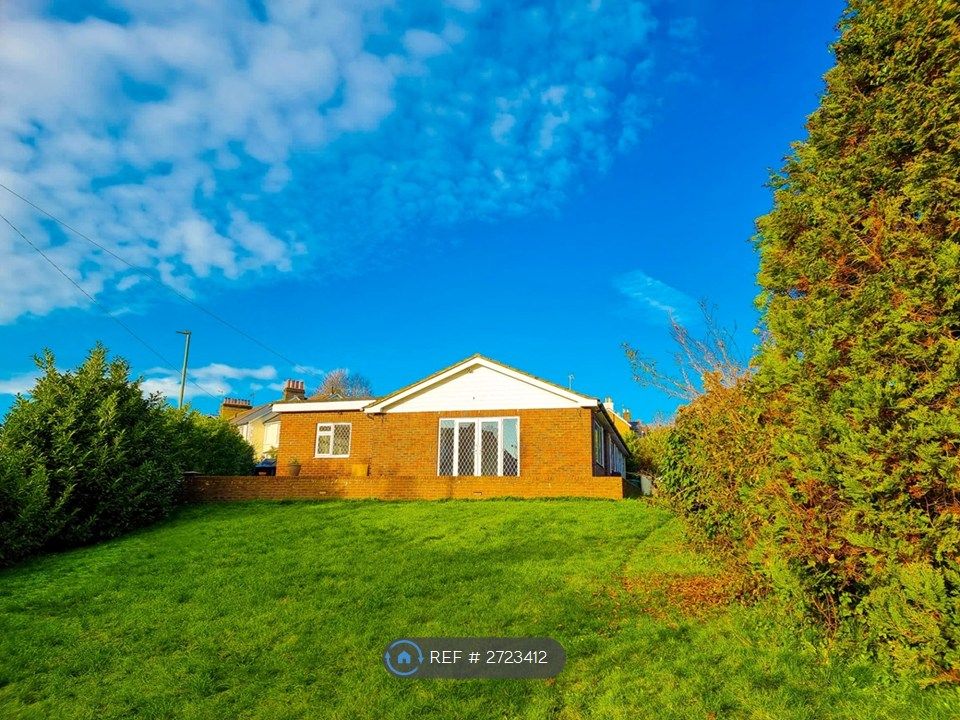 Property photo 3 of 19 South Garden - North