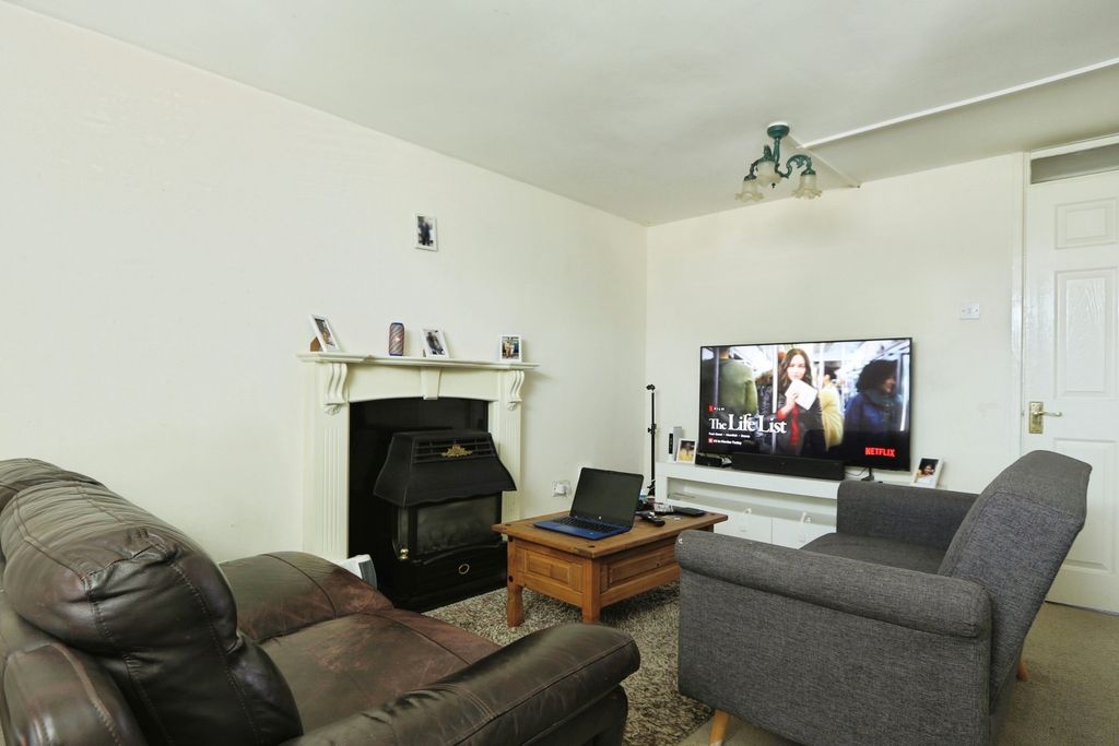 Property photo 3 of 7 4087907