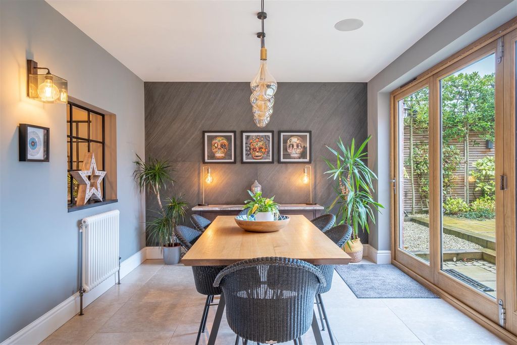 Property photo 3 of 42