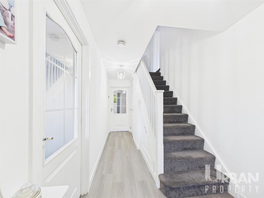 Property photo 2 of 21 Cam03038G0-Pr0210-Still011.Jpg