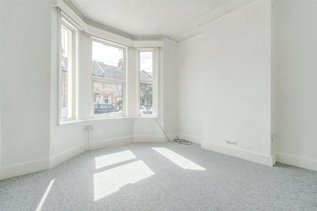 Property photo 3 of 21 Picture No. 09