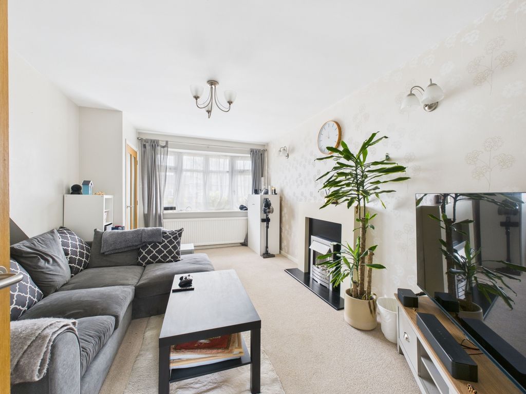 Property photo 2 of 14 2. Cam04922G0-Pr0111-Still001