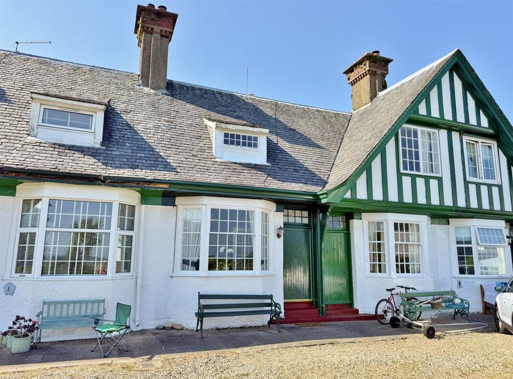 Property photo 1 of 40 4 Hamilton Terrace