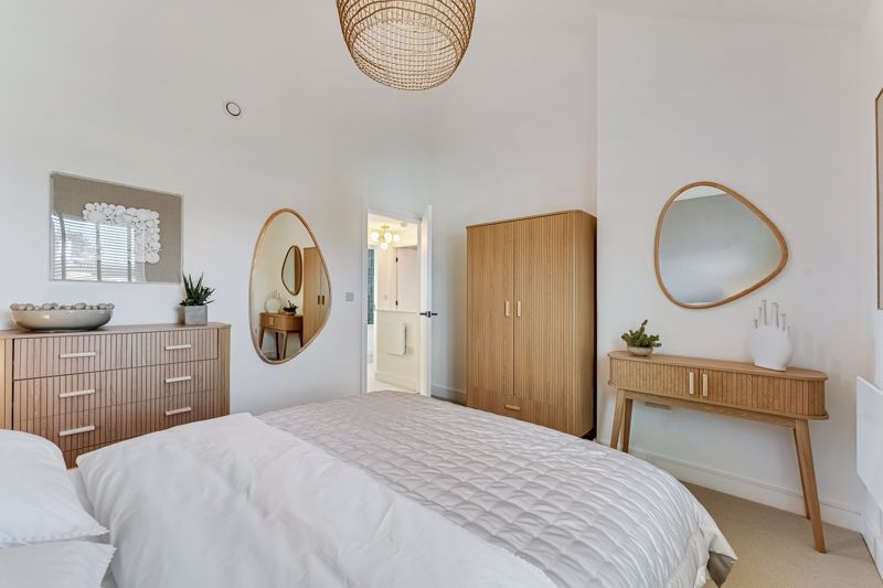 Property photo 3 of 21 Photo 6