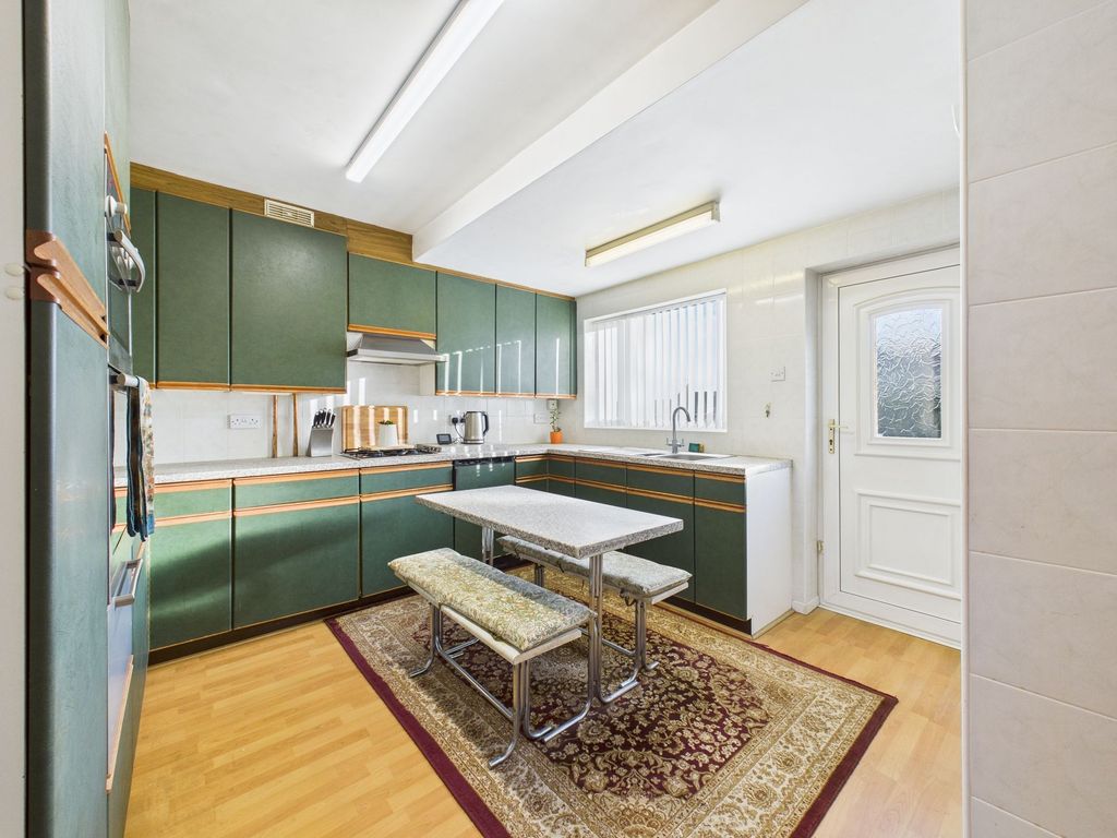 Property photo 3 of 15 Kitchen