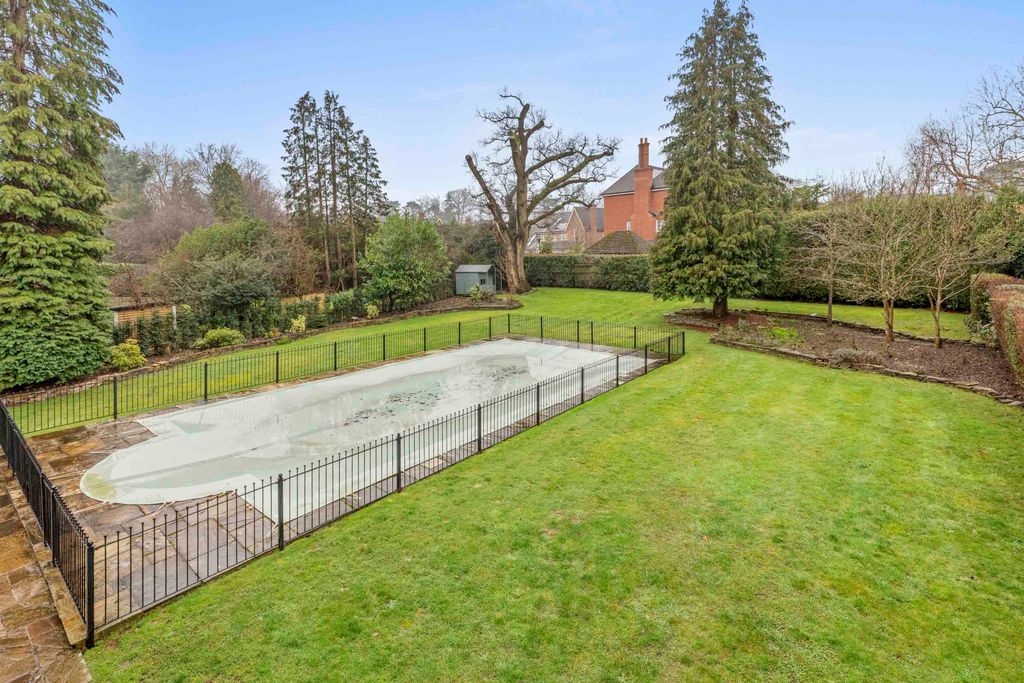 Property photo 2 of 23