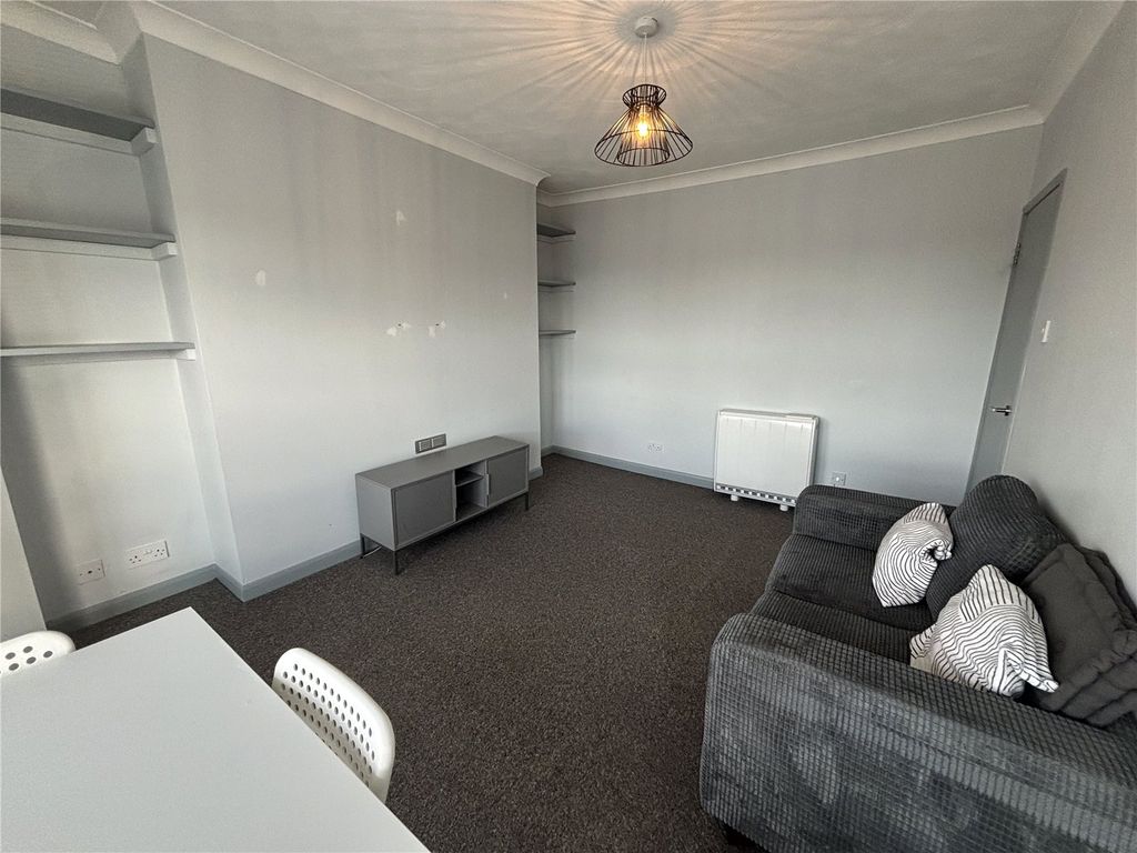 Property photo 3 of 9 Picture No. 05