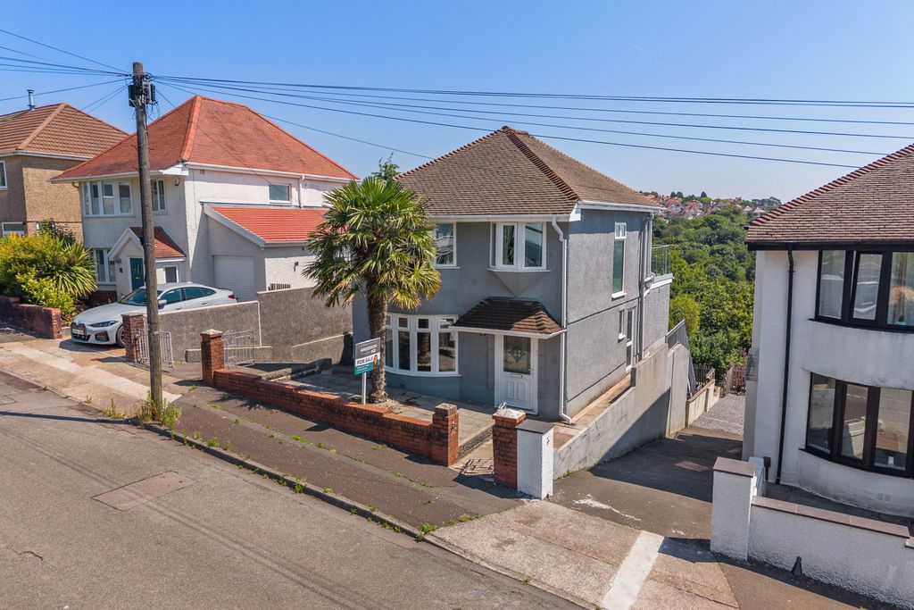 Property photo 1 of 36