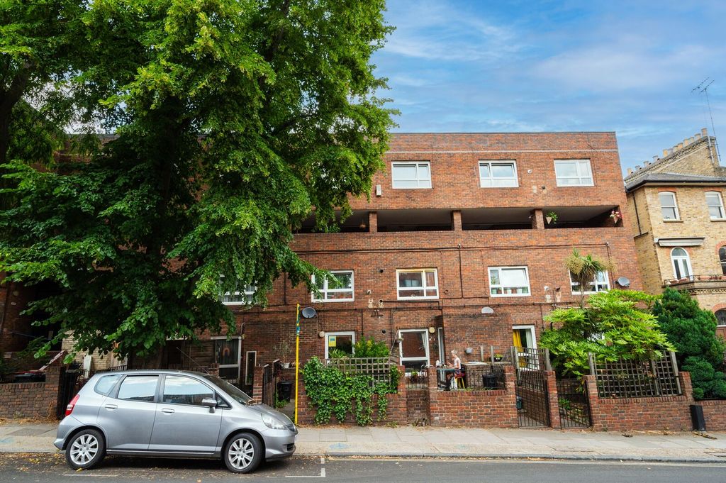 Property photo 1 of 9