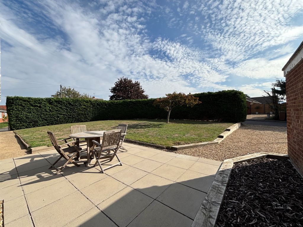 Property photo 2 of 18