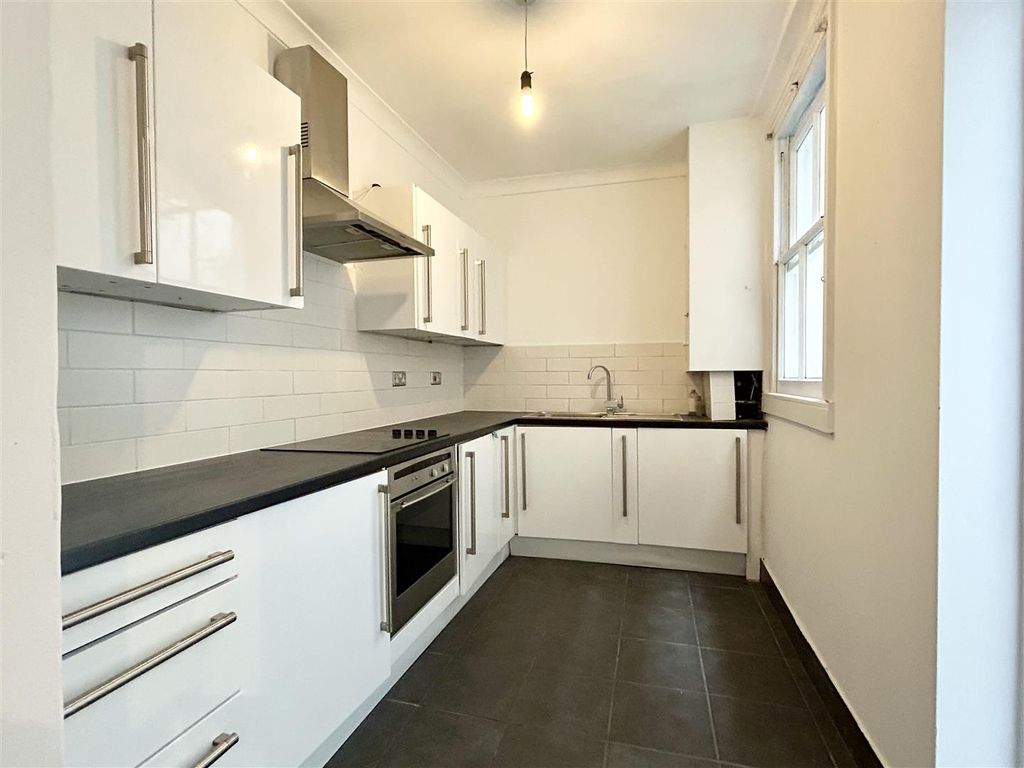 Property photo 2 of 5 Kitchen.Jpeg