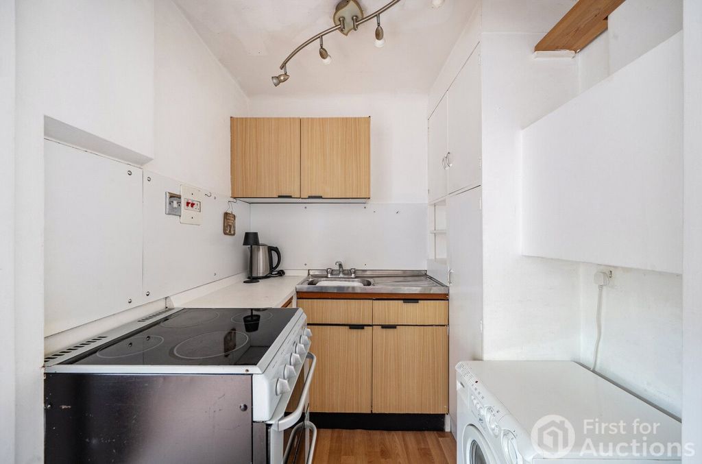Property photo 2 of 11 2