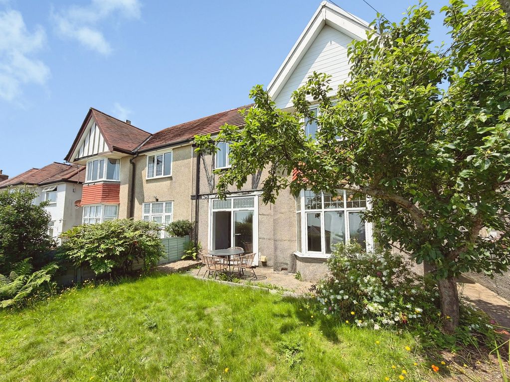 Property photo 2 of 39