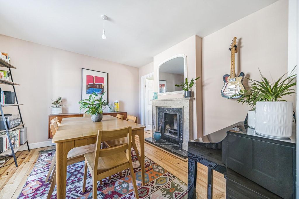 Property photo 3 of 16 Picture 3