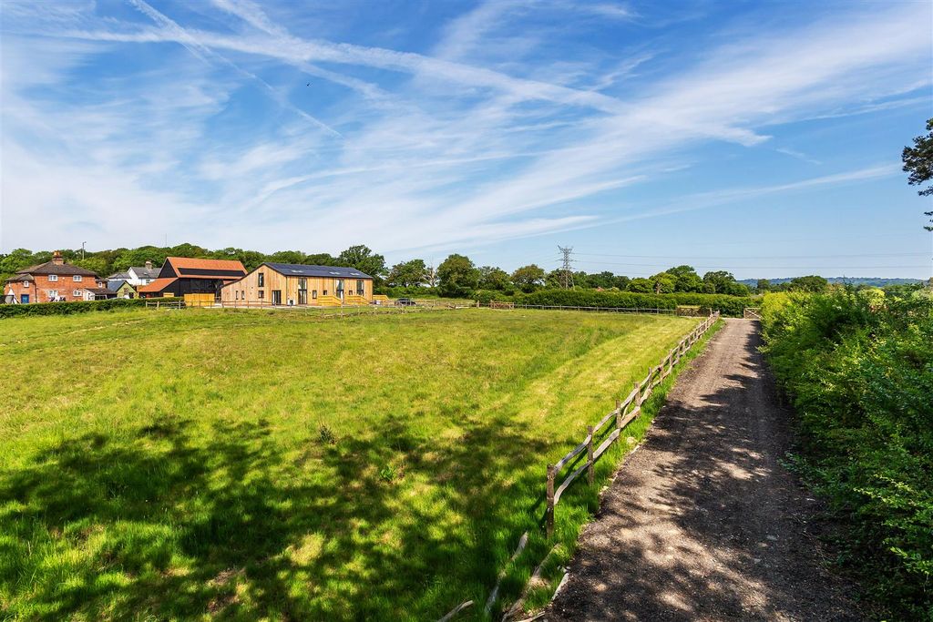 Property photo 2 of 24 Lower-Duxhurst-Farm-19.Jpg