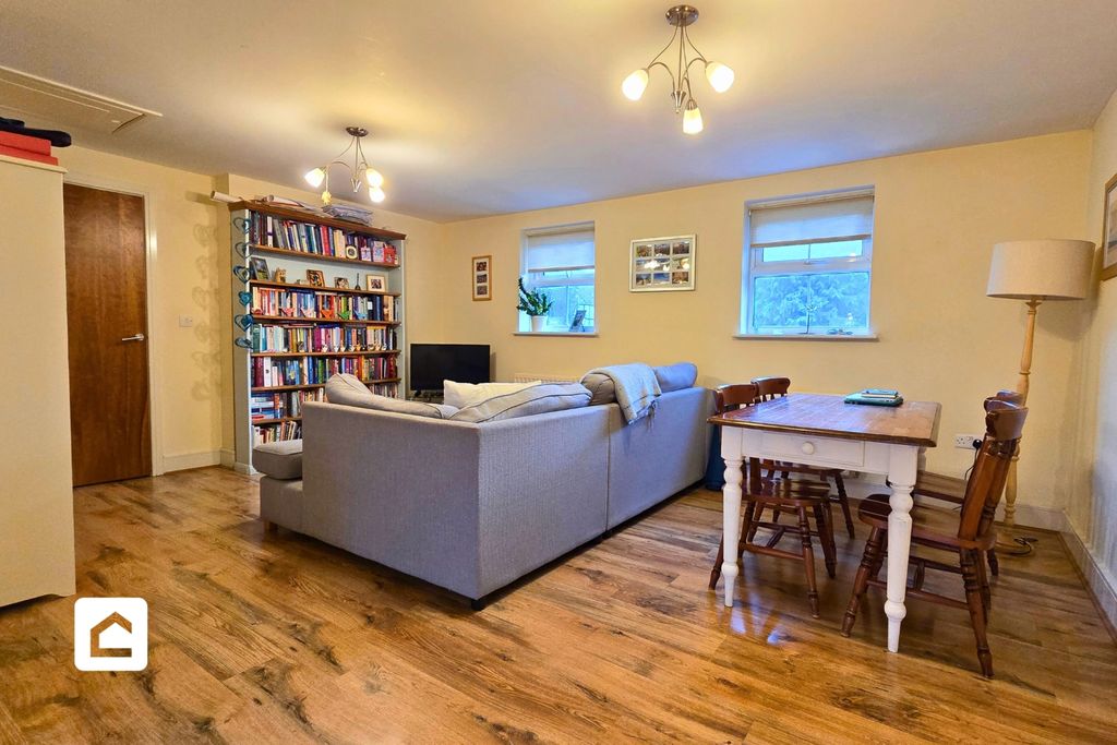 Property photo 3 of 17 3