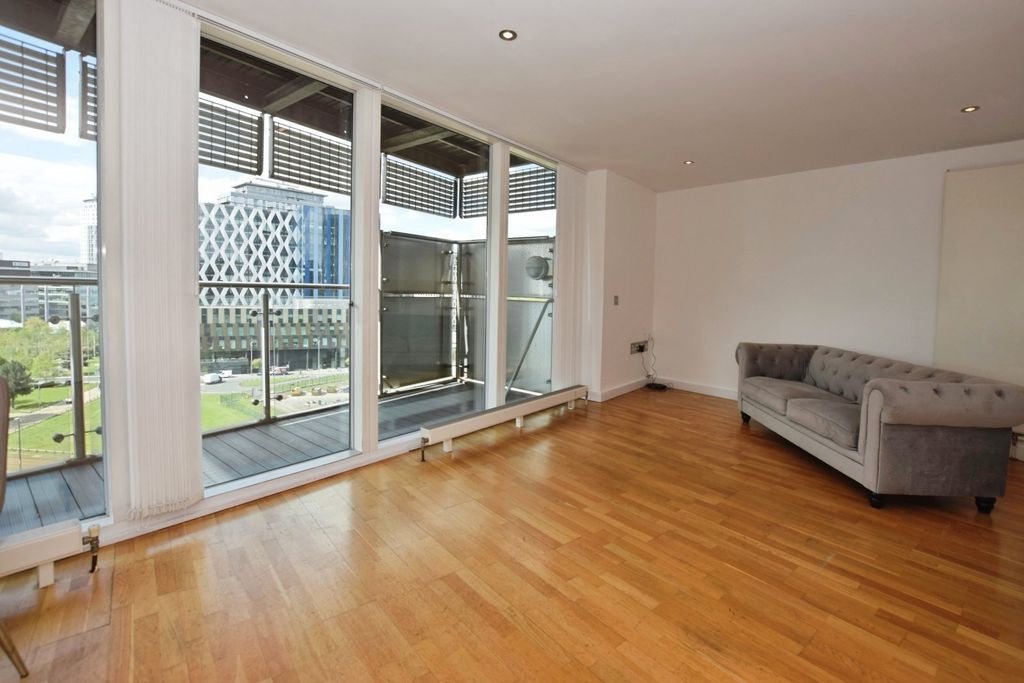 Property photo 2 of 16 Picture No. 13