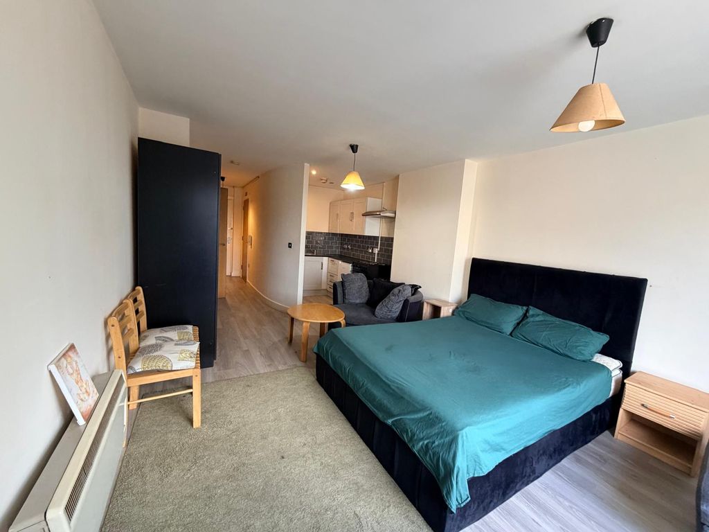 Property photo 3 of 6 Gallery