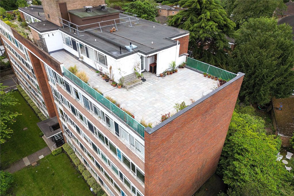 Property photo 2 of 12 Exterior