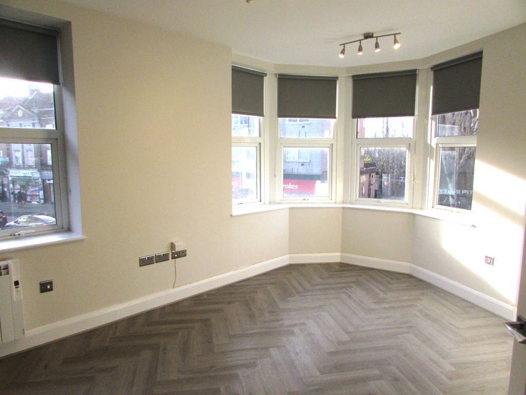 Property photo 2 of 9 Gallery