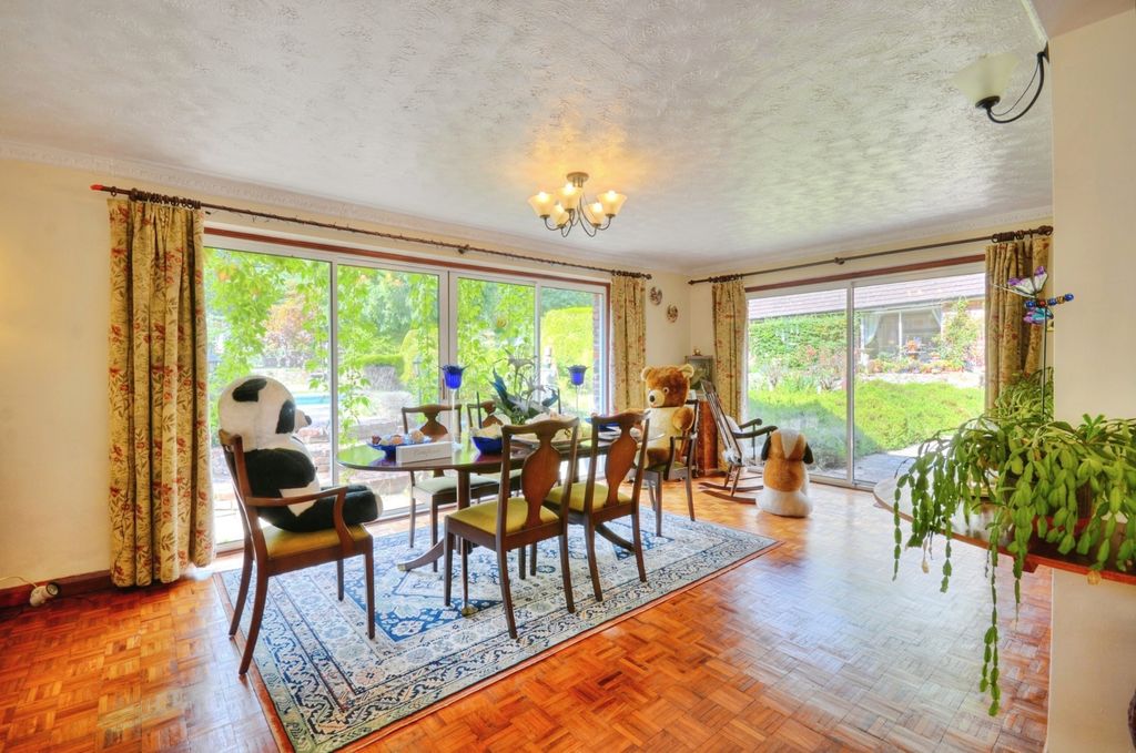 Property photo 3 of 16 Photo