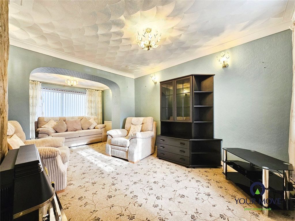 Property photo 3 of 9 Lounge